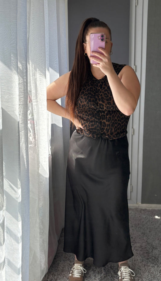JUPE SATIN NOIR ✨🖤